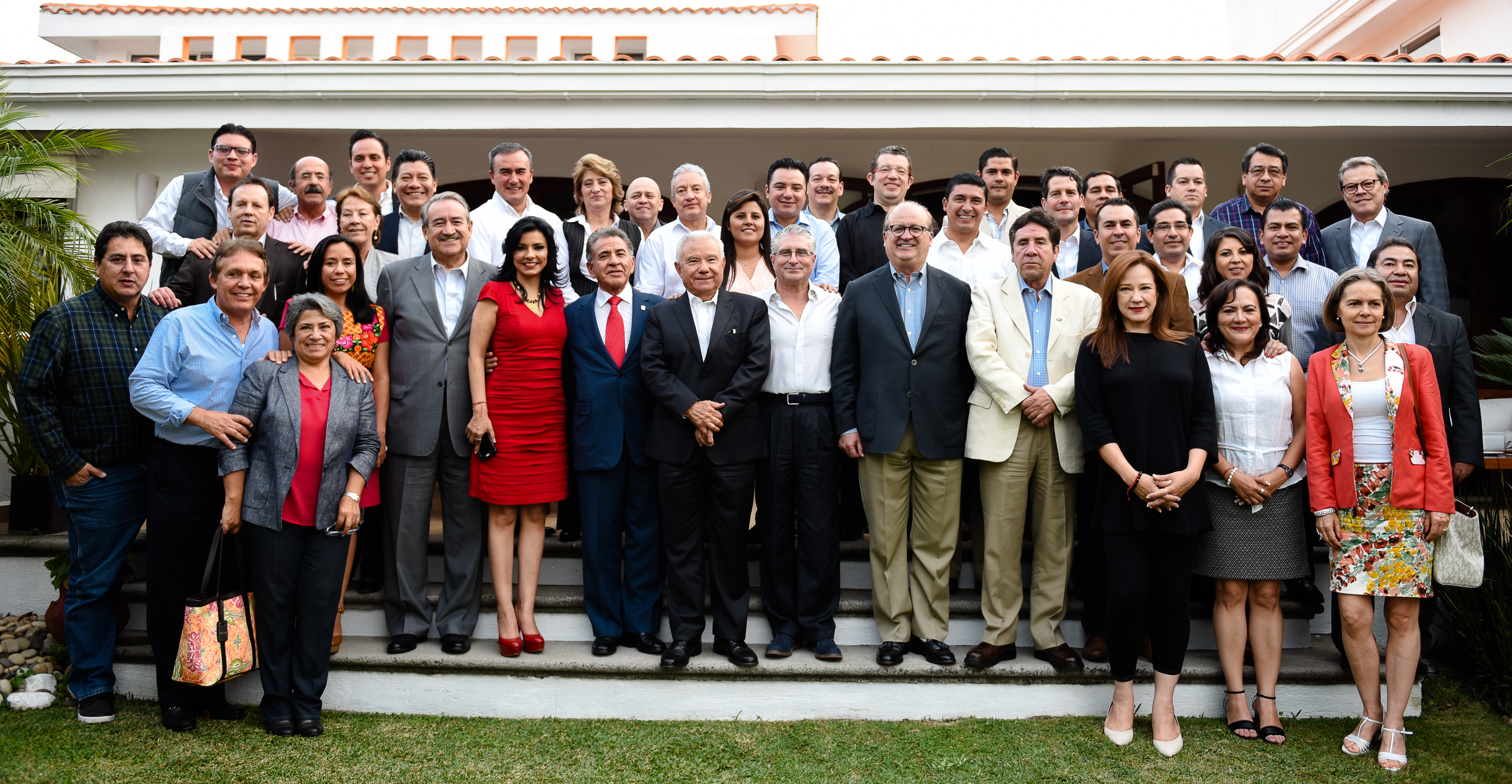 Coordinación entre los tres niveles de gobierno permitió disminuir la pobreza